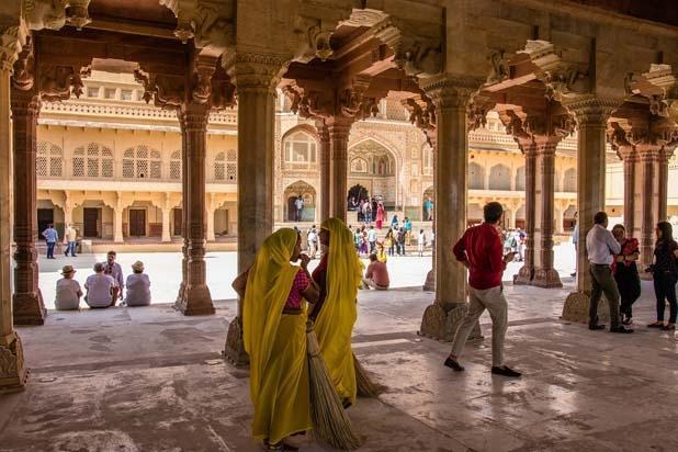 Kumarakom  Kaziranga Milli Parkı  Mahabodhi Tapınağı