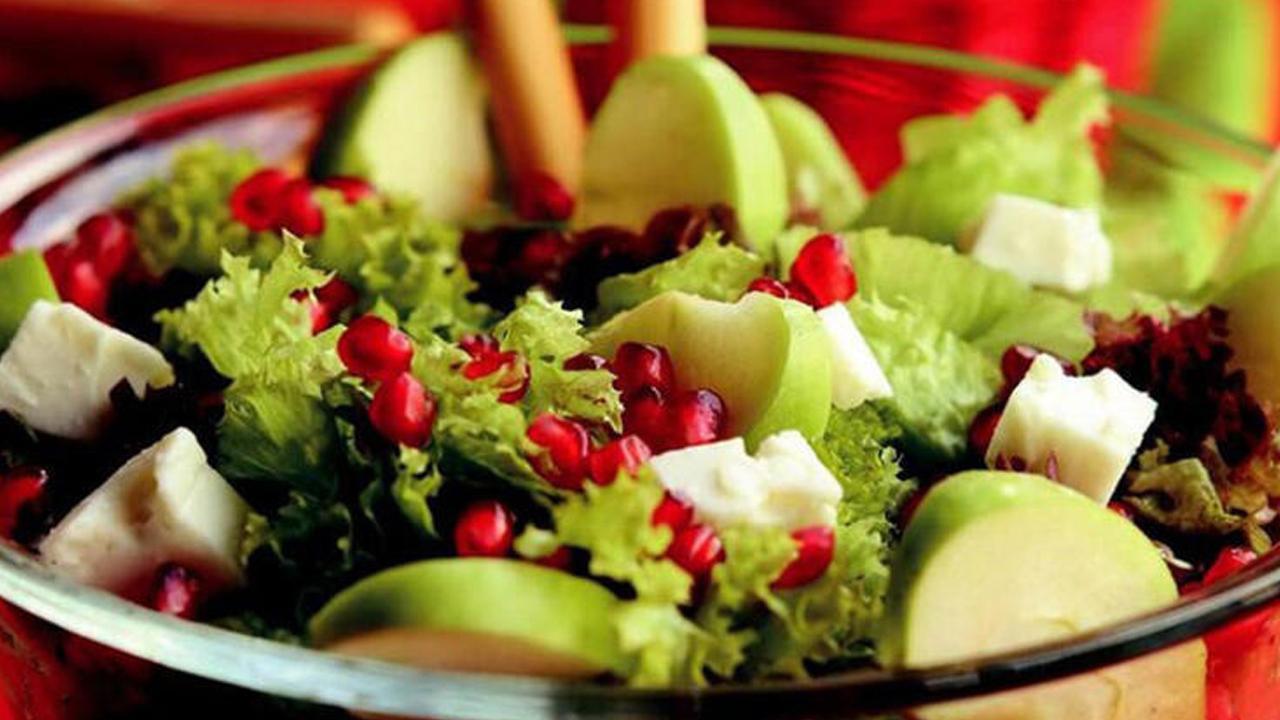 İftar sofrasında mutlaka salata olsun