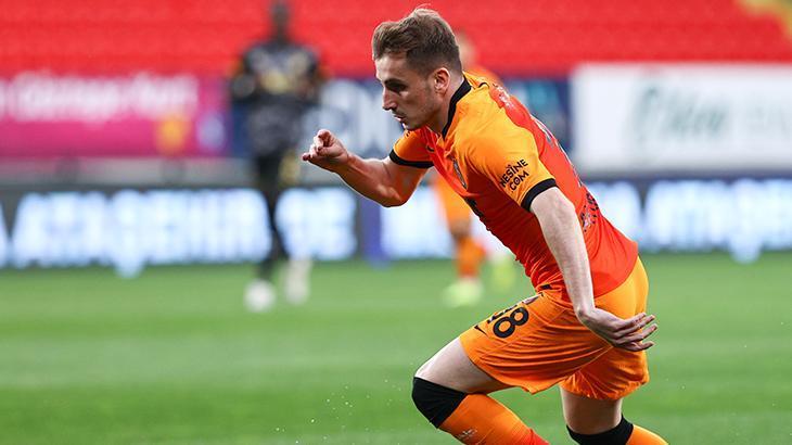 GALATASARAYIN BEKLENTİSİ EN AZ 15 MİLYON EURO GALATASARAYIN BEKLENTİSİ EN AZ 15 MİLYON EURO