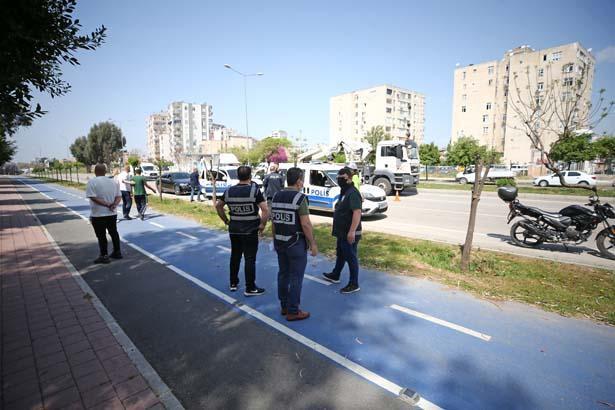 Adanada alkollü sürücü ve beraberindeki 4 kişiye Kovid-19  tedbirlerini ihlalden ceza yazıldı