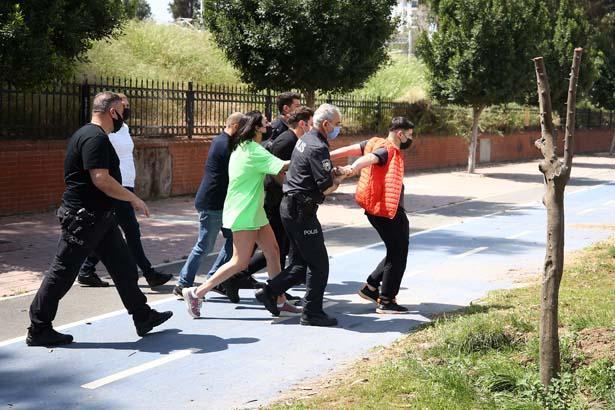 Adanada alkollü sürücü ve beraberindeki 4 kişiye Kovid-19  tedbirlerini ihlalden ceza yazıldı