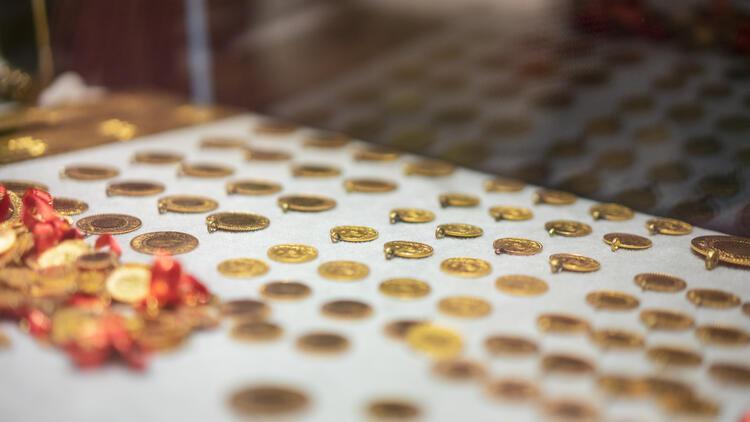 Altın ve dolar yükseldi