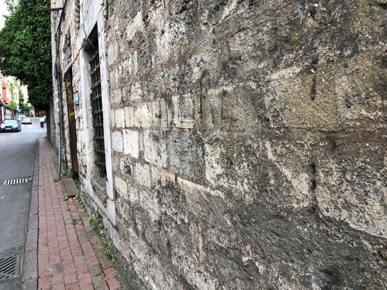 Dedektif gibi izini sürdü, tesadüfen buldu: Sandıktan servet çıktı