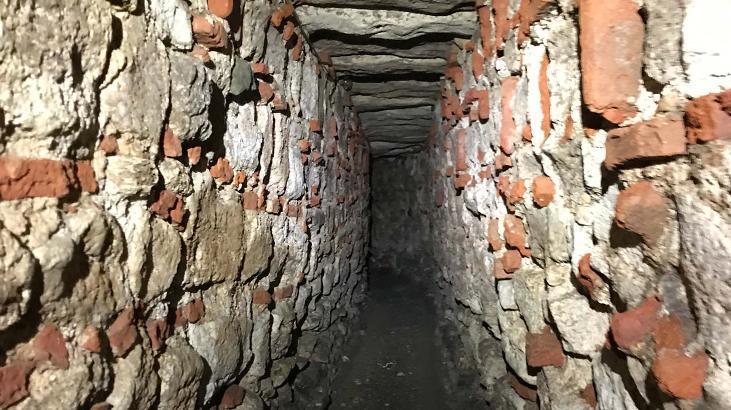 SARNICLARDA KÜP, KEMİK PARÇALARI VE EŞYA ATIKLARI OLDUĞUNU GÖZLEMLEDİ