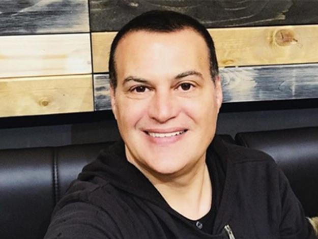 Hakan Pekerin oğluyla fotoğrafı olay oldu Oğlu daha büyük duruyor