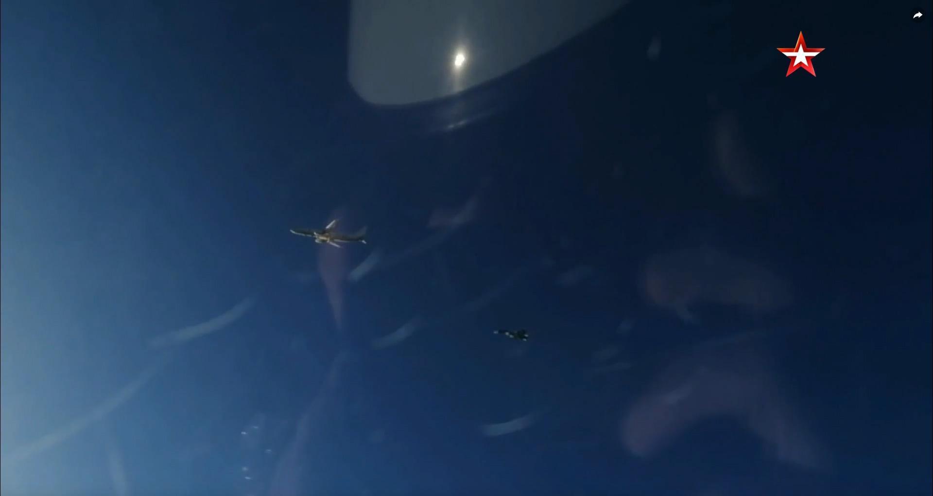 ABD UÇAĞIYLA KAPIŞTILAR