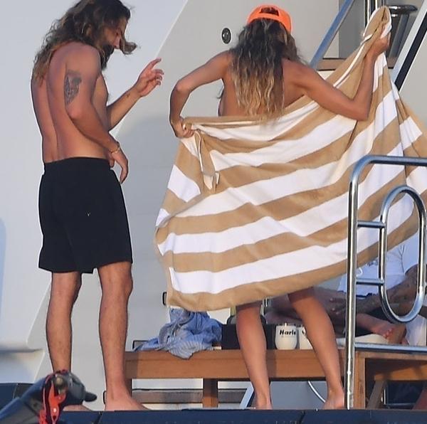 Heidi Klum-Tom Kaulitz güvertede aşka geldi Heidi Klum-Tom Kaulitz güvertede aşka geldi