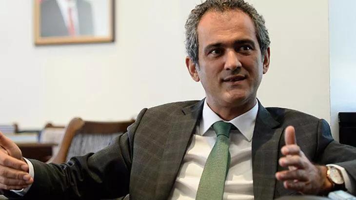 28 Kasım 2010-4 Ekim 2017 tarihleri arasında Zonguldak Bülent Ecevit Üniversitesi Rektörü olan Özer, 1 Ağustos 2015-1 Ağustos 2016 tarihleri arasında Üniversitelerarası Kurul (ÜAK) Başkanlığı yapmıştır. Mesleki Yeterlilik Kurumu (MYK) Yönetim Kurulu Üyeliği ve Başkan vekilliği ve Türk Standartları Enstitüsü (TSE) Genel Kurul Üyeliği görevlerini de yürüten Özer, 4 Ekim 2017 tarihinde Ölçme, Seçme ve Yerleştirme Merkezi (ÖSYM) Başkanlığı görevine atanmıştır. Halen İslam Dünyası Yükseköğretim Kalite Güvence Ajansları Birliği (AQAAIW) Başkanı olan Özer, 8 Ağustos 2018 tarihinde Milli Eğitim Bakanlığı Bakan Yardımcılığına atanmıştır. Özer, Milli Eğitim Bakanlığına atandı. 28 Kasım 2010-4 Ekim 2017 tarihleri arasında Zonguldak Bülent Ecevit Üniversitesi Rektörü olan Özer, 1 Ağustos 2015-1 Ağustos 2016 tarihleri arasında Üniversitelerarası Kurul (ÜAK) Başkanlığı yapmıştır. Mesleki Yeterlilik Kurumu (MYK) Yönetim Kurulu Üyeliği ve Başkan vekilliği ve Türk Standartları Enstitüsü (TSE) Genel Kurul Üyeliği görevlerini de yürüten Özer, 4 Ekim 2017 tarihinde Ölçme, Seçme ve Yerleştirme Merkezi (ÖSYM) Başkanlığı görevine atanmıştır. Halen İslam Dünyası Yükseköğretim Kalite Güvence Ajansları Birliği (AQAAIW) Başkanı olan Özer, 8 Ağustos 2018 tarihinde Milli Eğitim Bakanlığı Bakan Yardımcılığına atanmıştır. Özer, Milli Eğitim Bakanlığına atandı.