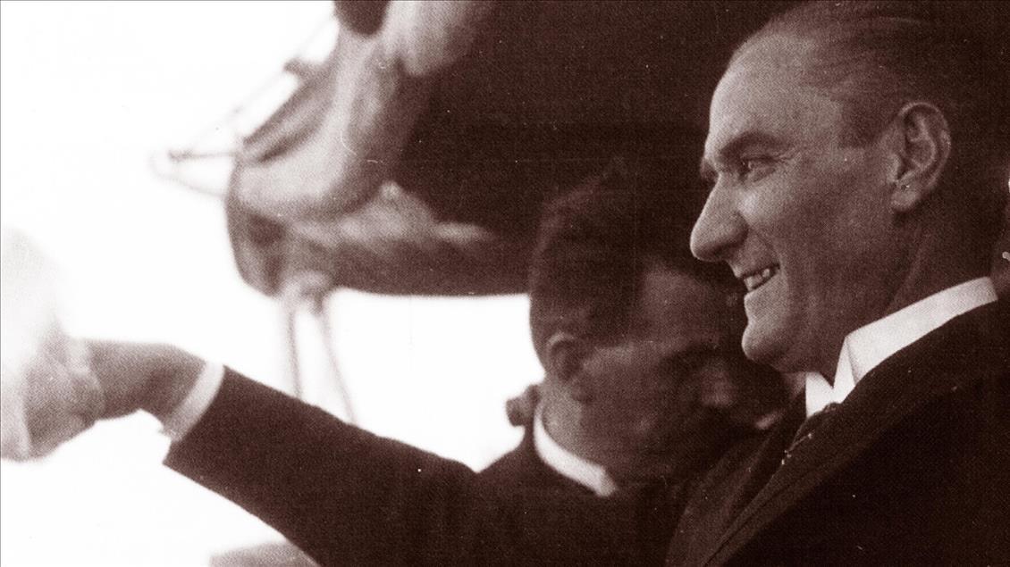 Atatürk Şiirleri 2026: Mustafa Kemal Atatürk ile İlgili En Güzel Kısa, Uzun, Anlamlı 10 Kasım Şiirleri