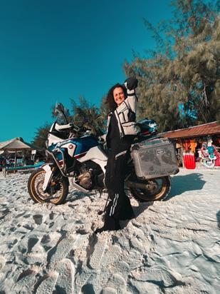 Türk akademisyen motosikletiyle Afrika turunda