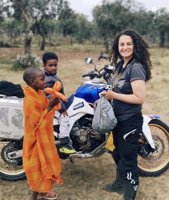 Instagram hesabınızdaki paylaşımlarda çocuklarla oyunlar oynadığınızı görüyoruz. Afrika’daki çocuklarla ilgili neler gözlemlediniz