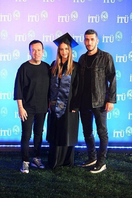 Simge Sağın, İTÜden mezun oldu