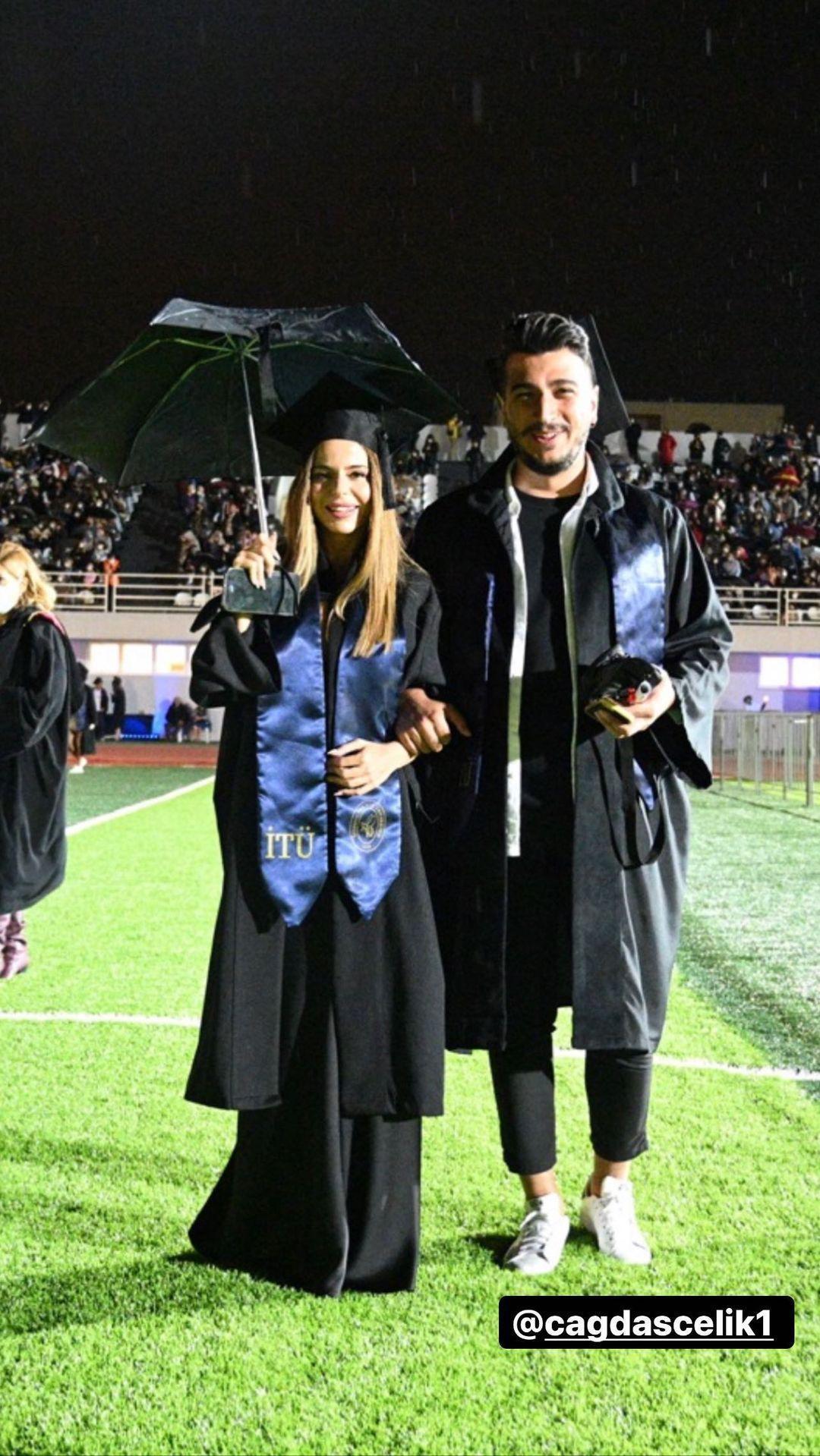 Simge Sağın, İTÜden mezun oldu