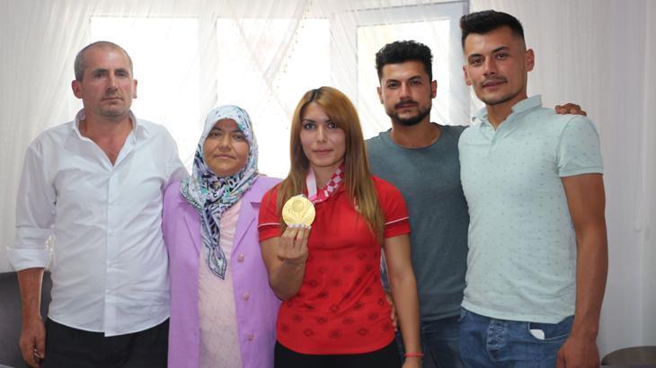 Golbol Milli Takımı'yla şampiyon olan Reyhan Yılmaz: İstiklal Marşı'nı okutmak hayalimdi