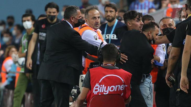 TARAFTAR SAHAYA GİRDİ