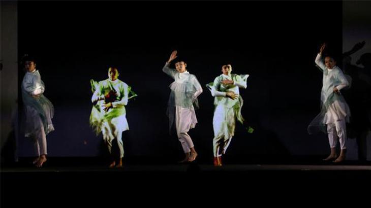 Hologram teknolojisiyle yaratılan ‘gerçekçi’ dünyalar ‘O kedi gelip sizi ısırabilir’