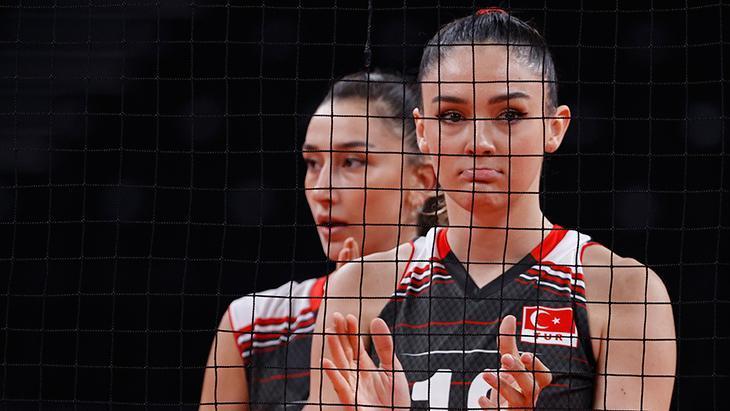 VAKIFBANKTA OYNAMAK BENİ GURURLU HİSSETTİRİYOR VAKIFBANKTA OYNAMAK BENİ GURURLU HİSSETTİRİYOR