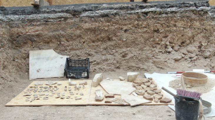 Zeytinburnu’ndaki kazı çalışmalarında ‘sandık tipi mezar’ ve ‘lahit mezar’ bulundu