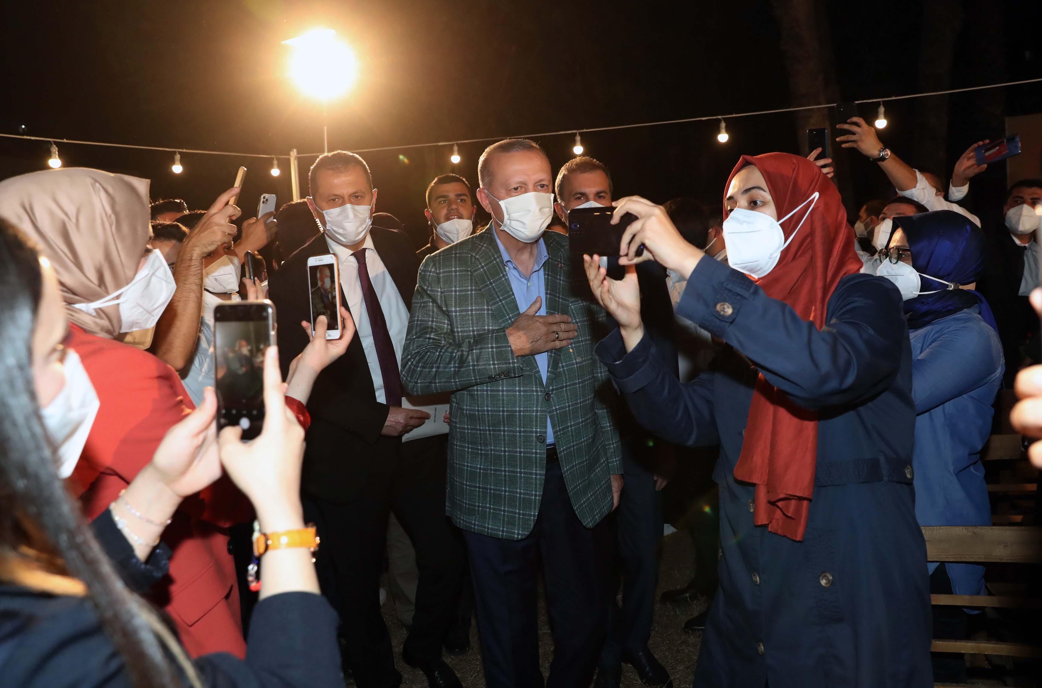 Cumhurbaşkanı Erdoğan gençlerle bir araya geldi - Haberler
