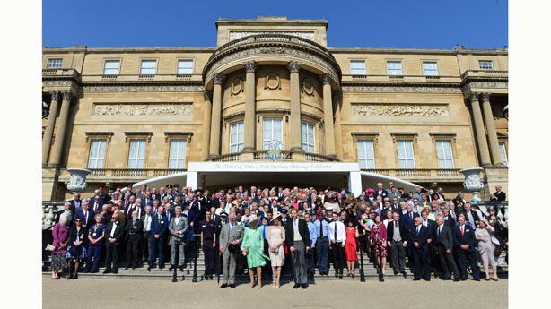 Prens Harry ve Meghan Markle sarayın balkonunda ilk kez poz verecek