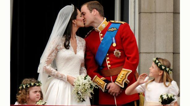 Prens Harry ve Meghan Markle sarayın balkonunda ilk kez poz verecek