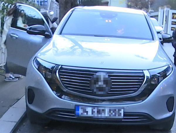 Aslı Enverin yeni otomobili Fiyatı dudak uçuklattı