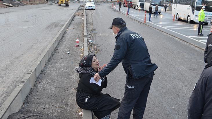 Kaza yerinden geçerken ölen kişinin annesi olduğunu öğrendi