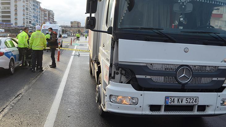 Kaza yerinden geçerken ölen kişinin annesi olduğunu öğrendi