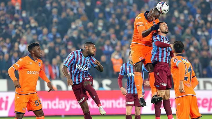 Trabzonspor - Medipol Başakşehir müsabakasından kareler