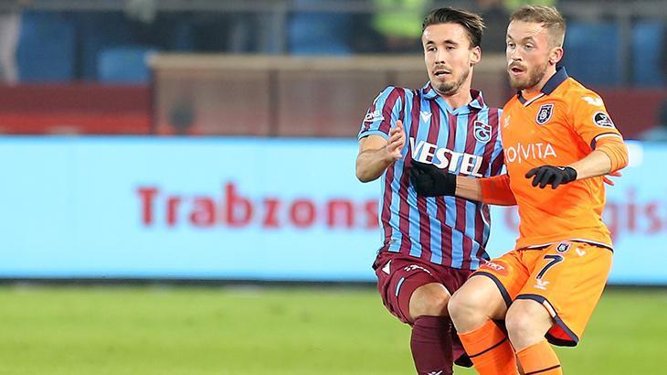Trabzonspor - Medipol Başakşehir müsabakasından kareler