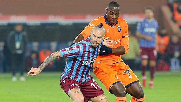 Trabzonspor - Medipol Başakşehir müsabakasından kareler