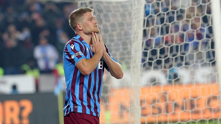 Trabzonspor - Medipol Başakşehir müsabakasından kareler