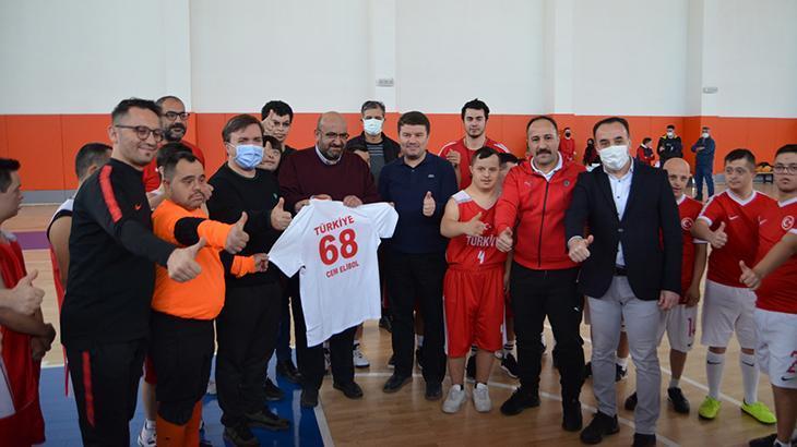 Down Sendromlu sporculardan Cumhurbaşkanı'na geçmiş olsun mesajı
