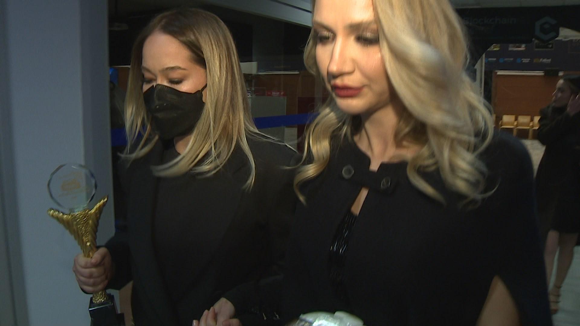 BU ÖDÜLÜ SEVGİLİM ERDAL İÇİN KABUL EDİYORUM BU ÖDÜLÜ SEVGİLİM ERDAL İÇİN KABUL EDİYORUM