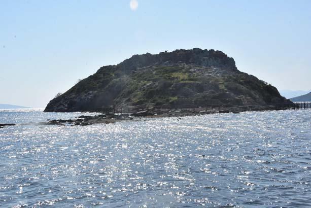 Bodrumda deniz çekildi, kral yolu gün yüzüne çıktı