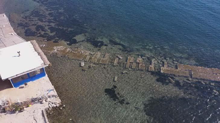 Bodrumda deniz çekildi, kral yolu gün yüzüne çıktı