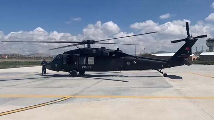 Hayati tehlikesi bulunan bebeğe polis helikopteriyle sevk