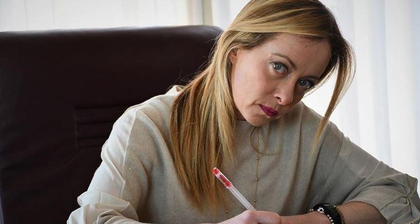 Giorgia Meloni: İtalyanın ilk kadın başbakanı olması muhtemel aşırı sağcı siyasetçi