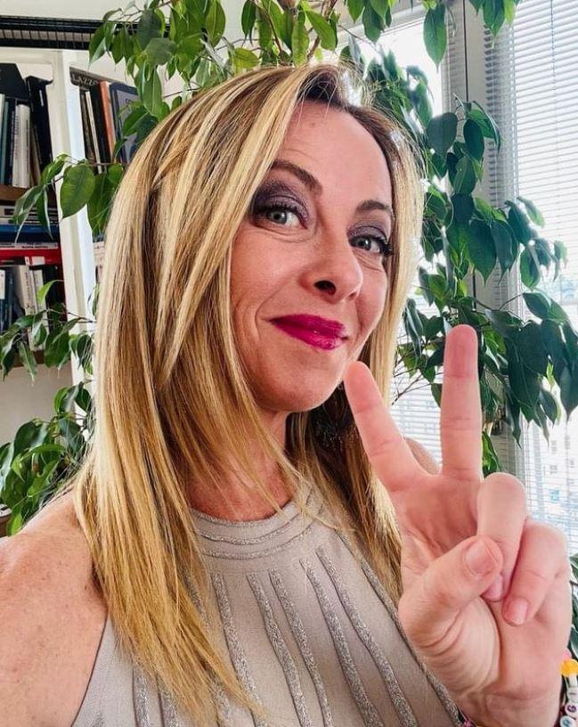 Giorgia Meloni: İtalyanın ilk kadın başbakanı olması muhtemel aşırı sağcı siyasetçi