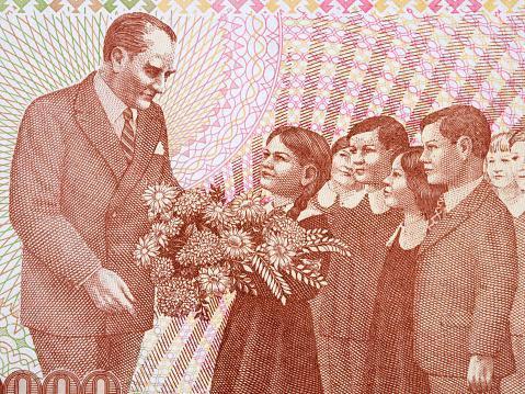 10 KASIM ŞİİR SEÇENEKLERİ:  Bugünün anlamına uygun en özel 10 Kasım Atatürk şiirleri