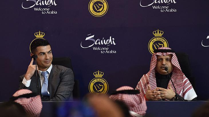 Cristiano Ronaldonun imza töreninden kareler