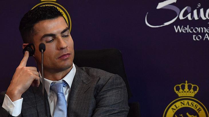 Cristiano Ronaldonun imza töreninden kareler