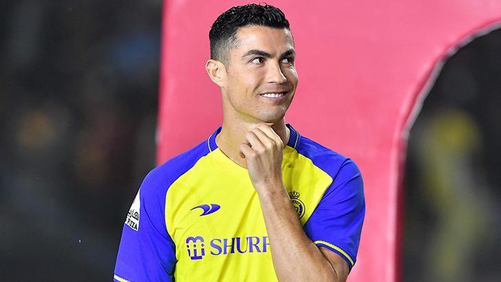 Cristiano Ronaldonun imza töreninden kareler