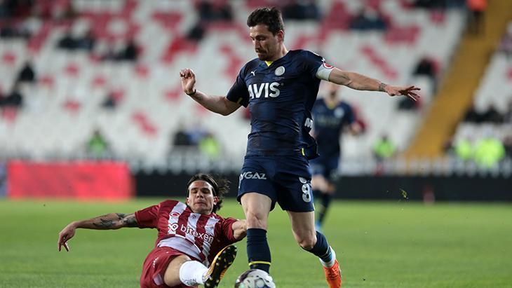 Sivasspor - Fenerbahçe maçından kareler