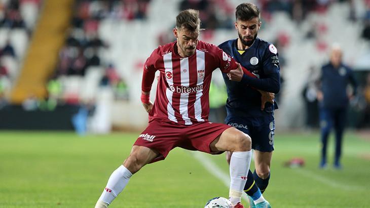 Sivasspor - Fenerbahçe maçından kareler