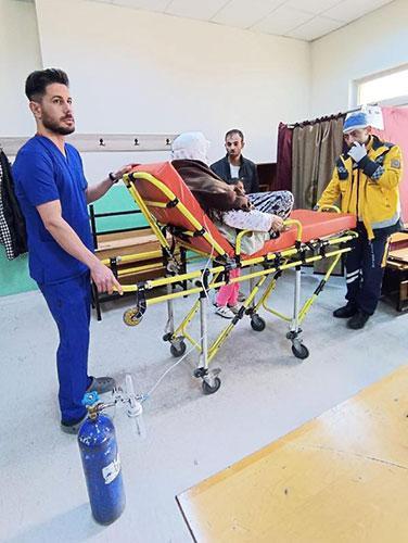 OKSİJEN TÜPÜYLE OY KULLANDI