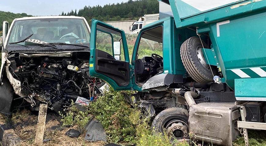 Manisa'da 3 Aracın Karıştığı Kaza! 12 Kişi Yaralandı - Haberler Milliyet