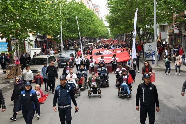 ÇORLUDA ATATÜRK MEYDANINDA KUTLAMA