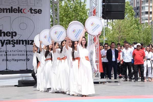 ŞIRNAK’TA JİMNASTİK VE SANAT TOPLULUĞU GÖSTERİLERİ YAPILDI