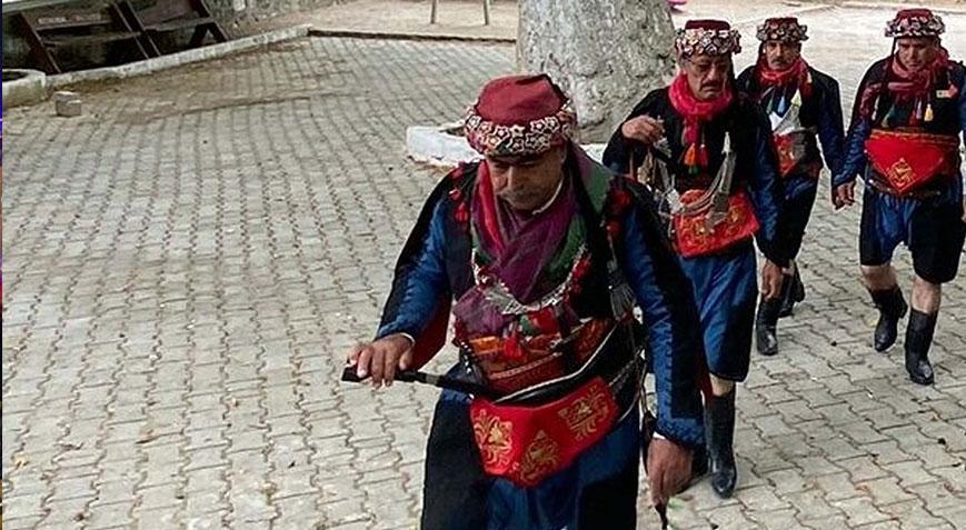 Tüm yurtta ikinci tur heyecanı Sandık başında ilginç anlar Tüm yurtta ikinci tur heyecanı Sandık başında ilginç anlar